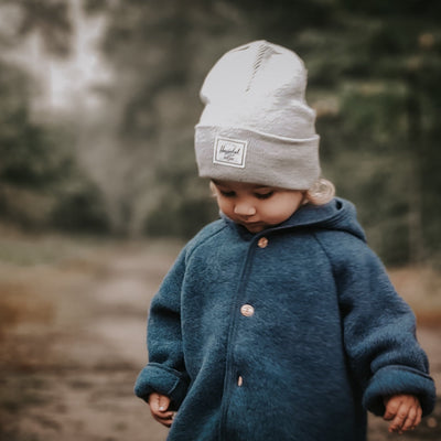 Beanie van Herschel voor kinderen in de kleur licht grijs.