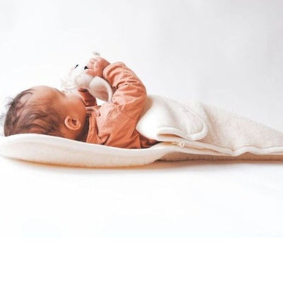 Wollen slaapzak voor baby's kinderen in de kleur beige van het merk Alwero.